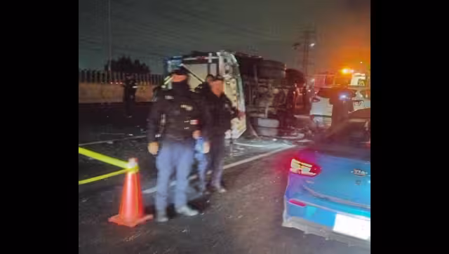 Debido a la magnitud del accidente y a las labores periciales necesarias, la circulación en la autopista México-Pachuca fue cerrada temporalmente