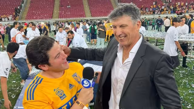 Samuel García es aficionado de Tigres en la Liga MX