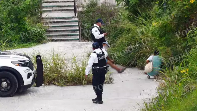 Un hombre en estado de ebriedad fue golpeado por varias personas y abandonado en la vía pública.