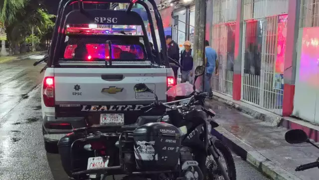 Movilización policiaca en el fraccionamiento Puente de la unidad tras asalto