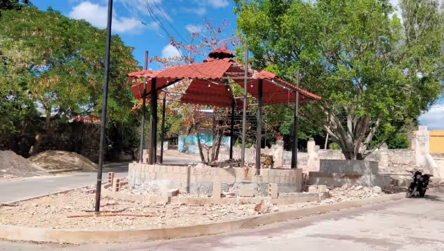 Ciudadanos se quejan de la mala administración en el municipio que preside la alcaldesa María Inés.