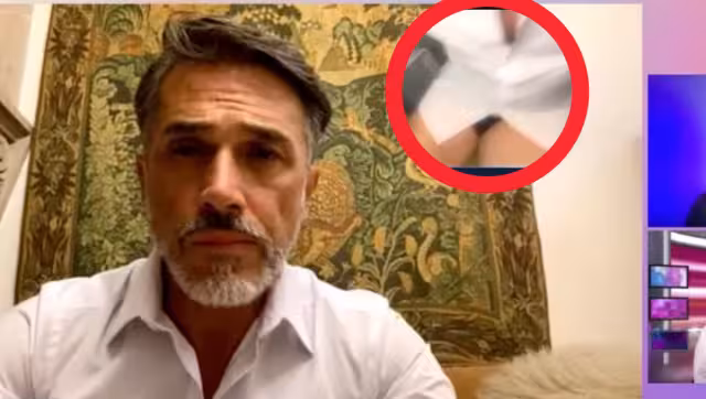 Durante una entrevista, el actor dejo ver que no traía pantalones puestos. Foto: Especial