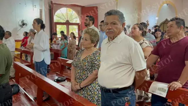 Sacerdote de Hopelchén llama a compartir la cena de Nochebuena con los más necesitados.