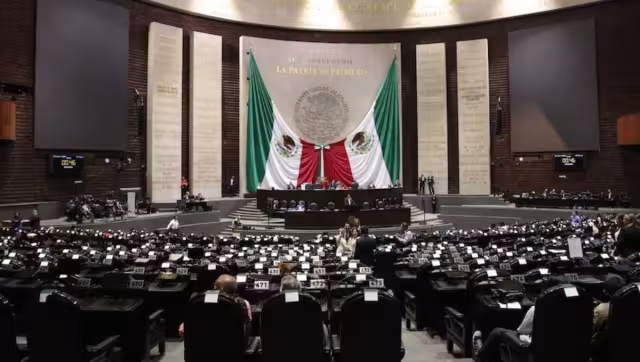 En la aprobación del Fondo de Pensiones del Bienestar, los diputados de la oposición argumentaron que la propuesta contenía inconsistencias y representaba un "robo" a los trabajadores
