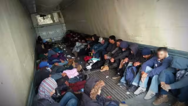 Los migrantes estaban en la caja de un camión