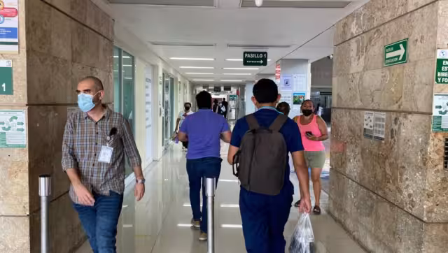 Uno de los principales síntomas del cáncer de próstata es el dolor al orinar, así como el sangrado