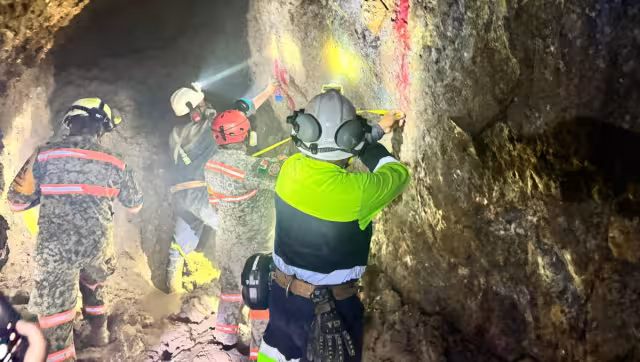 Uno de los principales frentes de trabajo se concentra en el retiro de “jal” en la rampa de acceso