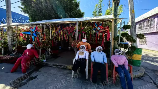 Con menor venta pero mayor interés, regresan los años viejos a Ciudad del Carmen