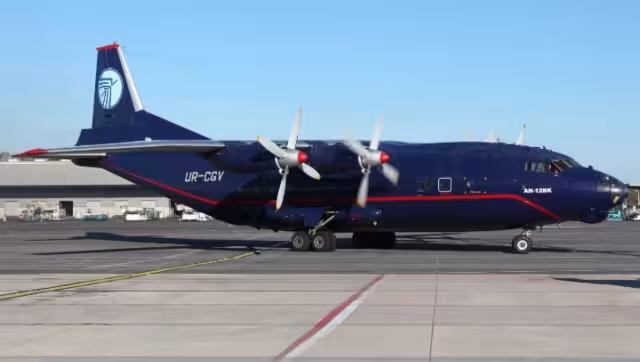 Testigos aseguran que salía humo del avión