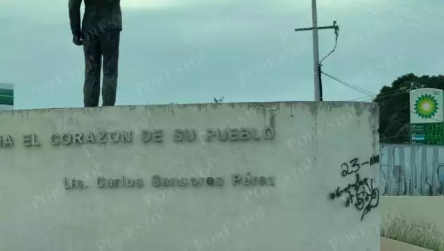 Número 23 aparece en grafiti sobre pedestal en Champotón