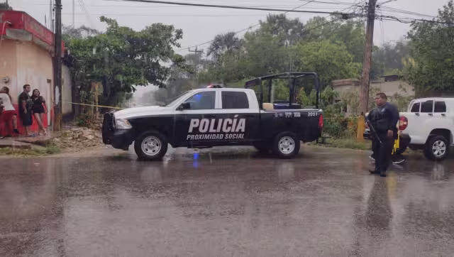 Familiares y paramédicos arribaron a la escena del crimen