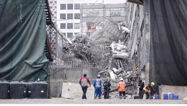 Las autoridades capitalinas confirmaron que las labores de búsqueda continúan en la zona del derrumbe