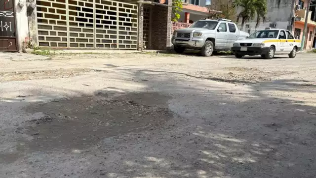 La avenida Laguna de Milagros siguen sin reparación, pese a promesa de las autoridades municipales de Othón P. Blanco