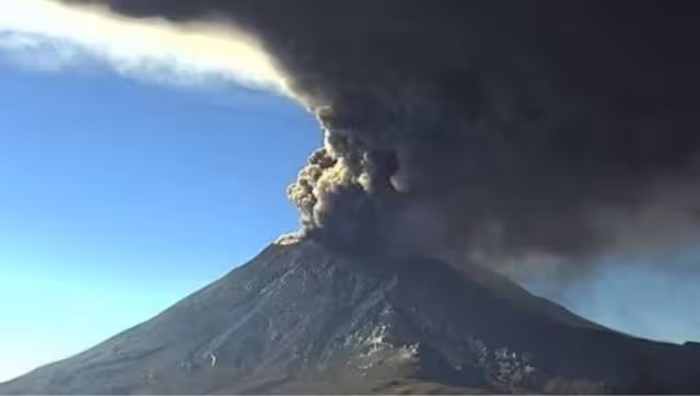 Así lucen las fumarolas del volcán Popocatépetl