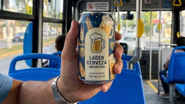No se puede consumir alcohol en el transporte público