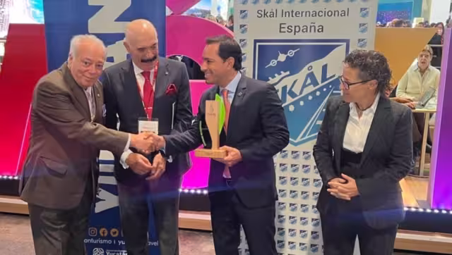 Esta fue la presea que le fue extendida a Mauricio Vila en Madrid