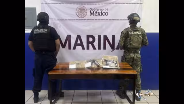 Las 54 personas detenidas, junto con los objetos asegurados, fueron puestas a disposición del Ministerio Público correspondiente