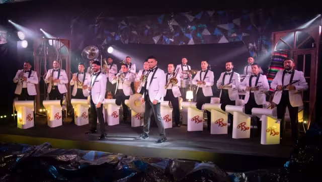 Banda El Recodo no logró culminar su concierto improvisado en Shibuya