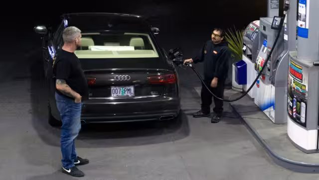 De acuerdo con la Asociación Estadounidense del Automóvil, el precio promedio de la gasolina en Estados Unidos supera actualmente los 4.5 dólares por galón