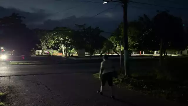 Resiente el sector femenino de Chetumal el abandono de Yensunni Martínez ante calles sin alumbrado público