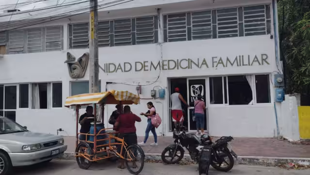 14 horas, en la clínica de Salud del Instituto Mexicano del Seguro Social