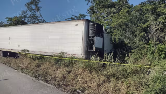El tráiler estaba cargado con productos cárnicos