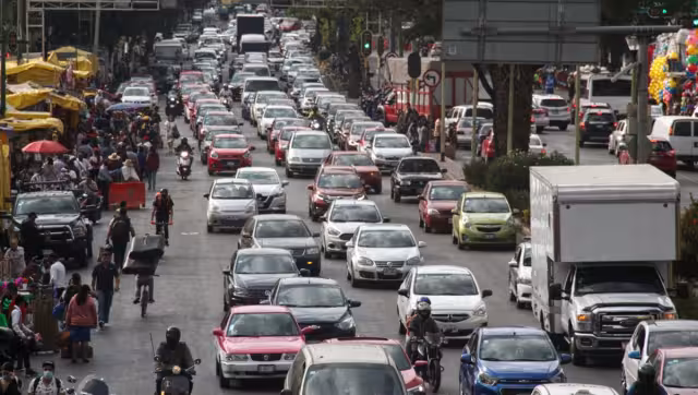 Las autoridades recomiendan evitar hacer actividades cívicas, culturales y de recreo, así como evitar hacer ejercicio al aire libre entre las 13:00 y 19:00 horas