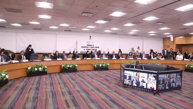 Morena avala dictamen de Presupuesto 2024 con recortes al INE, INAI y Poder Judicial