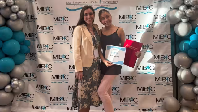 Sara Janelle García García se posiciona entre las 10 mejores de la Miami International Ballet Competition