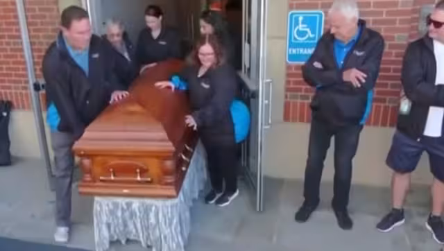 La momia tuvo un funeral después de más de un siglo. Foto: Especial