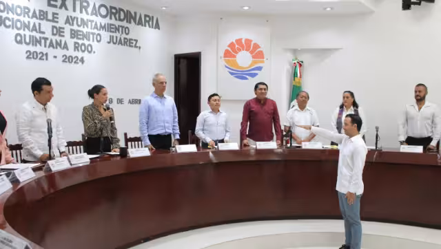 En su currículum, Gutiérrez Fernández se desempeñó como Regidor y posteriormente como Síndico Municipal y apoderado jurídico en la Administración 2021-2024