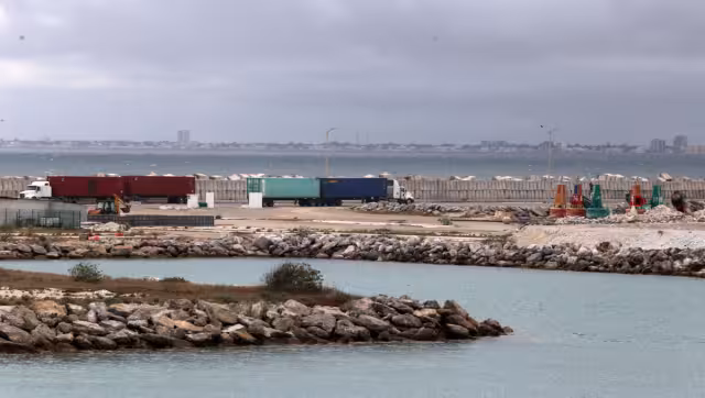La cantidad de contendores que se encuentran varados se mantendrá ahí sin un tiempo prolongado