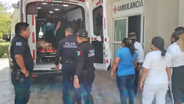 Paramédicos trasladaron a la joven a un hospital