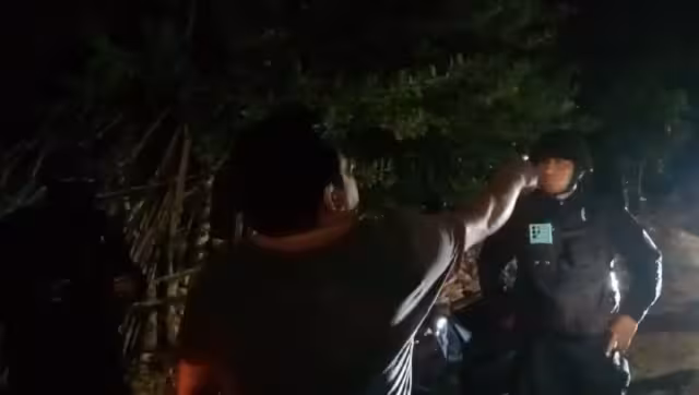 Policías de Cancún devuelven dinero robado a ciudadano tras denuncia