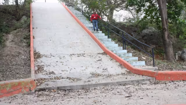 Por otra parte, en la calle 60 con 145 de la misma colonia se encuentra el parque hundido San José Tecoh