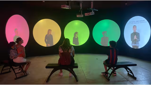 Cuenta con la exhibición Color, el conocimiento de lo invisible, la cual se compone de seis temáticas