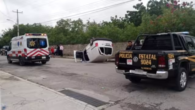 Elementos de la misma corporación policiaca que se hicieron cargo del percance vial señalizaron el sitio para evitar otro hecho de tránsito