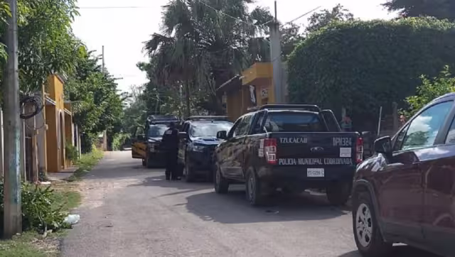 La mujer comentó que solicitó auxilio a sus familiares, quienes bajaron el cuerpo