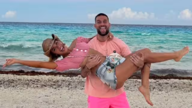 Clovis Nienow le pidió a Aleska Génesis que sea su novia en las playas de Cancún