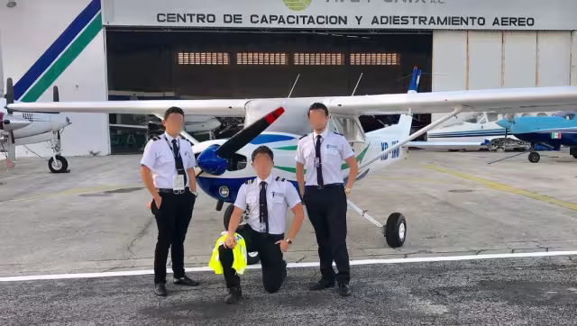 Pese a la restricción, Ave Fénix sigue reclutando alumnos a través de redes sociales.