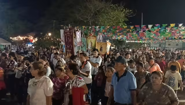 Algunos tizmileños dijeron haber observado una cruz en el cielo que se formó sobre el Santuario de Reyes