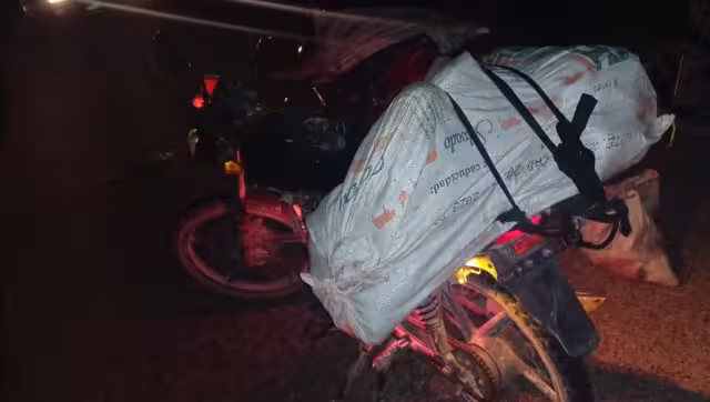 Detienen a nueve motociclistas por viajar con partes de una res en Escárcega