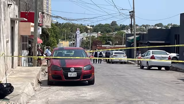 Los asaltantes amenazaron con cuchillos a los encargados de la casa de empeños