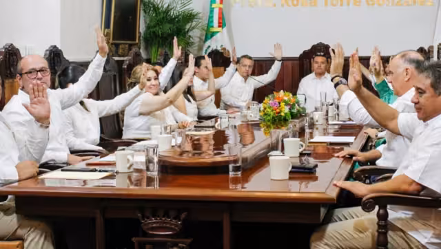 Varios regidores no estuvieron de acuerdo con la licencia de Renán Barrera, por los problemas en los que deja al municipio de Mérida