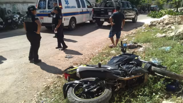 Trascendió que el presunto responsable huyó del lugar al ver que el otro joven quedó tirado en la carretera