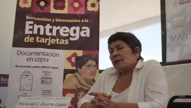 Avanza actualización de tarjetas bancarias para becarios en Campeche