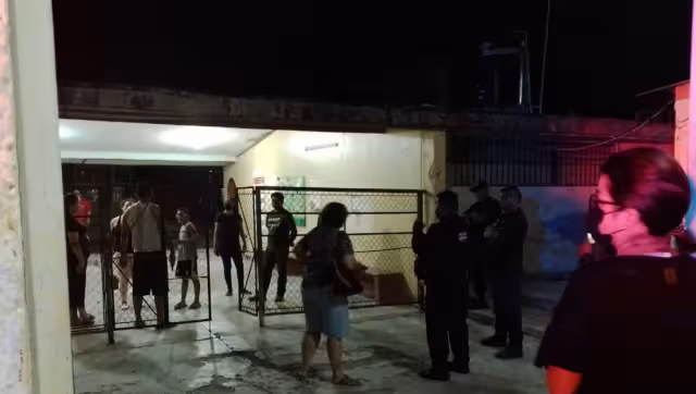 Los padres reponen los cables robados