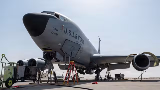 El Comando Central de EU precisó que las labores de búsqueda y rescate continúan, mientras las autoridades investigan las causas del accidente.