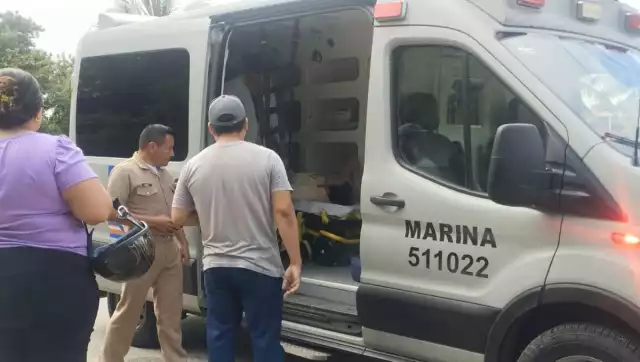 Marina resulta lesionada tras accidente vehicular en calles de Chetumal