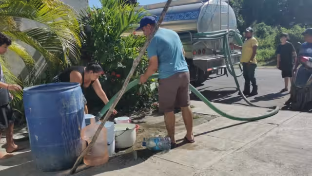 Estas acciones se contraponen al derecho humano al agua potable, enumerado en la Constitución.